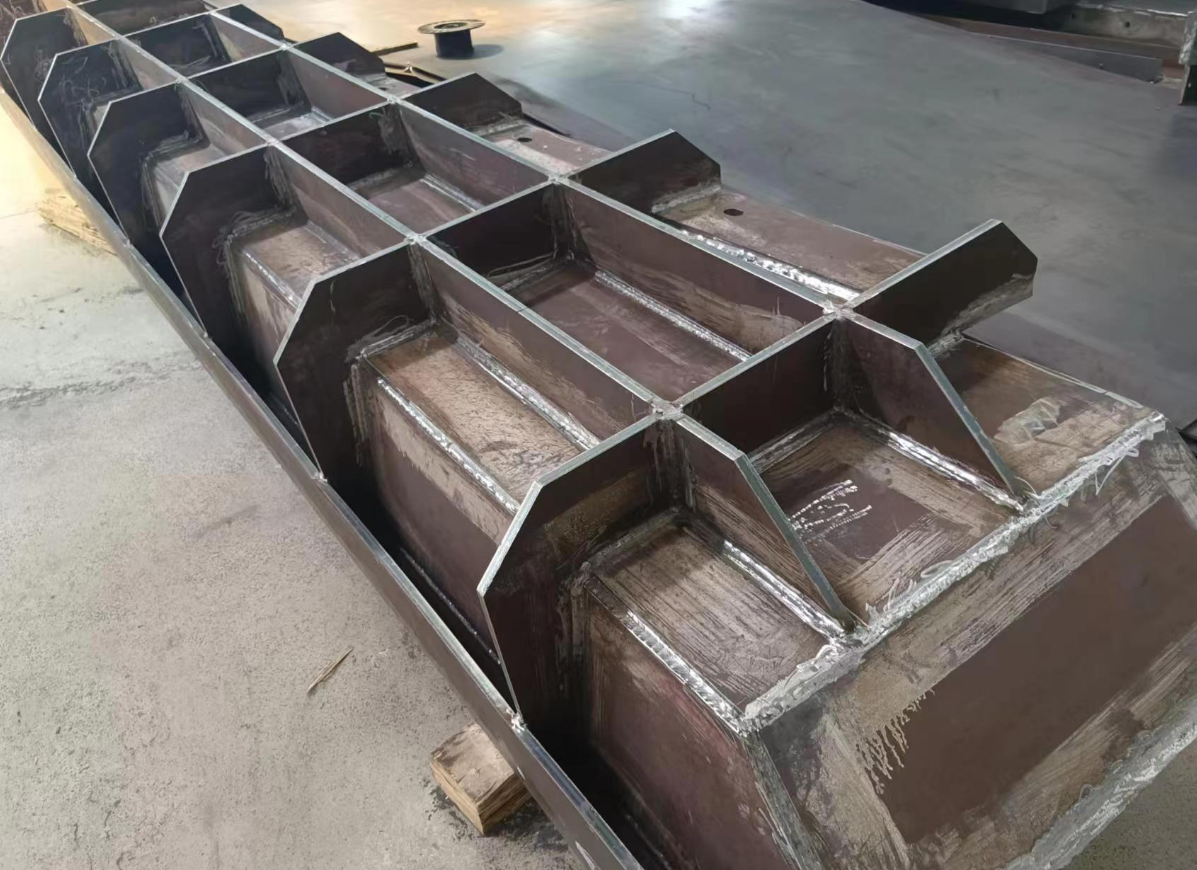 法国破碎站卸料斗项目 法国破碎站卸料斗项目