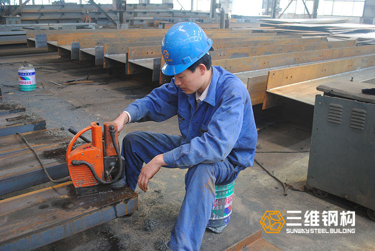 红桃国际钢构对钢材产品的加工