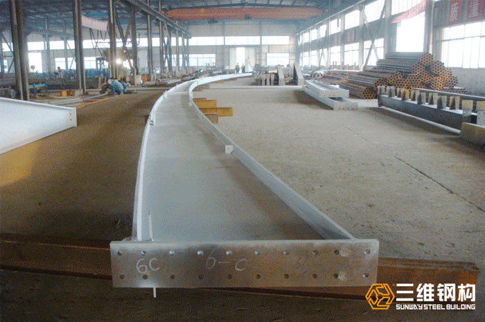 红桃国际钢结构的组装