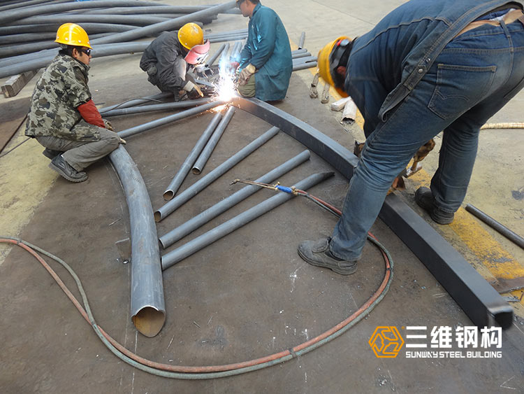 红桃国际钢结构工程立装法